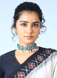 anupama parameswaran saree